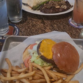 BJ's Restaurant & Brewhouse - BJ's Handcrafted Vanilla Cream Float BJ's cheeseburger - Pizza Near Me - Redmond, Washington BJ's Restaurant & Brewhouse - BJ's Handcrafted Vanilla Cream Float BJ's cheeseburger - Pizza Near Me - Redmond, Washington