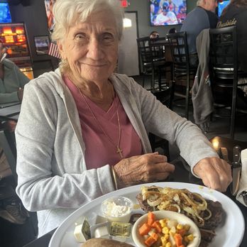 Roadside Inn - Steak dinner - Bars Near Me - Medina, Ohio Roadside Inn - Steak dinner - Bars Near Me - Medina, Ohio