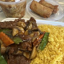 Great Wall Restaurant - Beef and mushroom combo with hot and sour soup