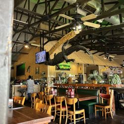Swamp House Riverfront Grill - Inside decor--came for an early lunch!