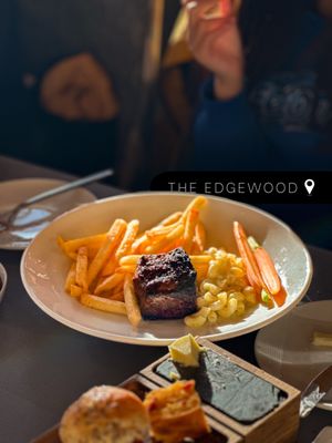Edge Restaurant & Lounge by null