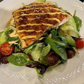 Prohibition Dunedin - Salmon spicy salad with avocado the best - Gastropubs Near Me - Dunedin, Florida