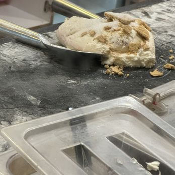 Cold Stone Creamery - Ice Cream & Frozen Yogurt Near Me - West Allis, Wisconsin