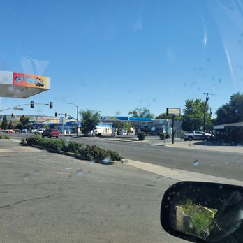 Circle K - Busy intersection - Convenience Stores Near Me - Oroville, California