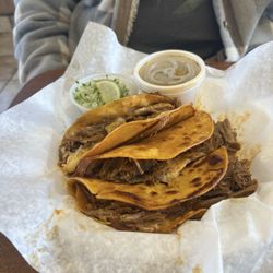 Rolbertos Mexican Food - Quesa birria with sauce