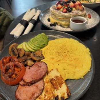 For Five Coffee - COUNTRY STYLE BREAKFAST PLATE GF - Coffee & Tea Near Me - Atlanta, Georgia