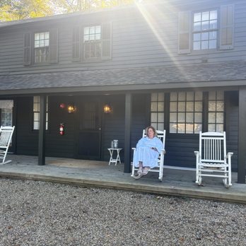 Button Ball - Carriage House - Hotels Near Me - South Egremont, Massachusetts