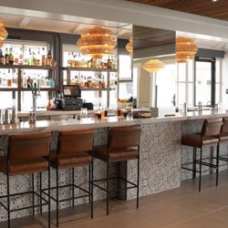 Monti's - Craft cocktails, beer & wine
