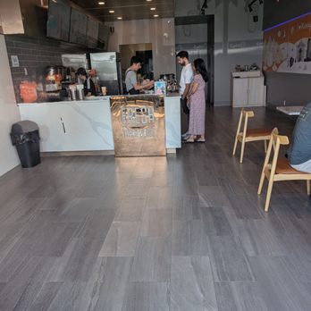 CoCo Fresh Tea & Juice - View when you walk in - Bubble Tea Near Me - Winnipeg, Manitoba CoCo Fresh Tea & Juice - View when you walk in - Bubble Tea Near Me - Winnipeg, Manitoba