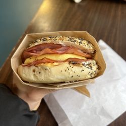 Cafe con Arte - Bagel sandwich