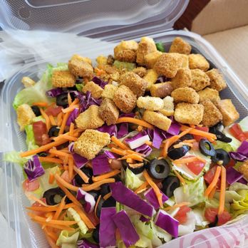 Jonuzi's Pizza - Garden salad - Pizza Near Me - Denton, Texas Jonuzi's Pizza - Garden salad - Pizza Near Me - Denton, Texas
