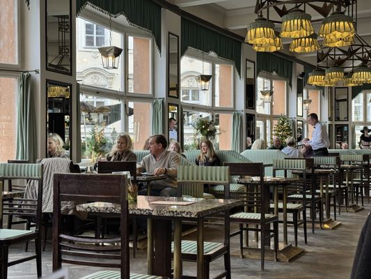 Grand Café Orient by null