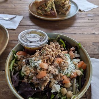 Piccadilly Grace - Farmer's Daughter salad with avocado, candied walnuts, chickpeas, olives, feta cheese, tomatoes, and cucumbers - Coffee & Tea Near Me - South Pasadena, California