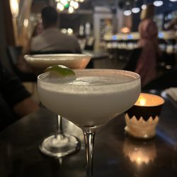 Rafters - Key Lime Pie Martini (tasty but too thick and sweet) and Espresso Martini (perfection!). View of bar.