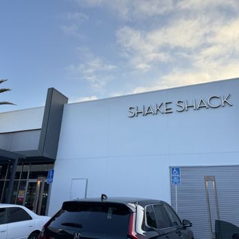 Shake Shack El Segundo - Burgers Near Me - El Segundo, California