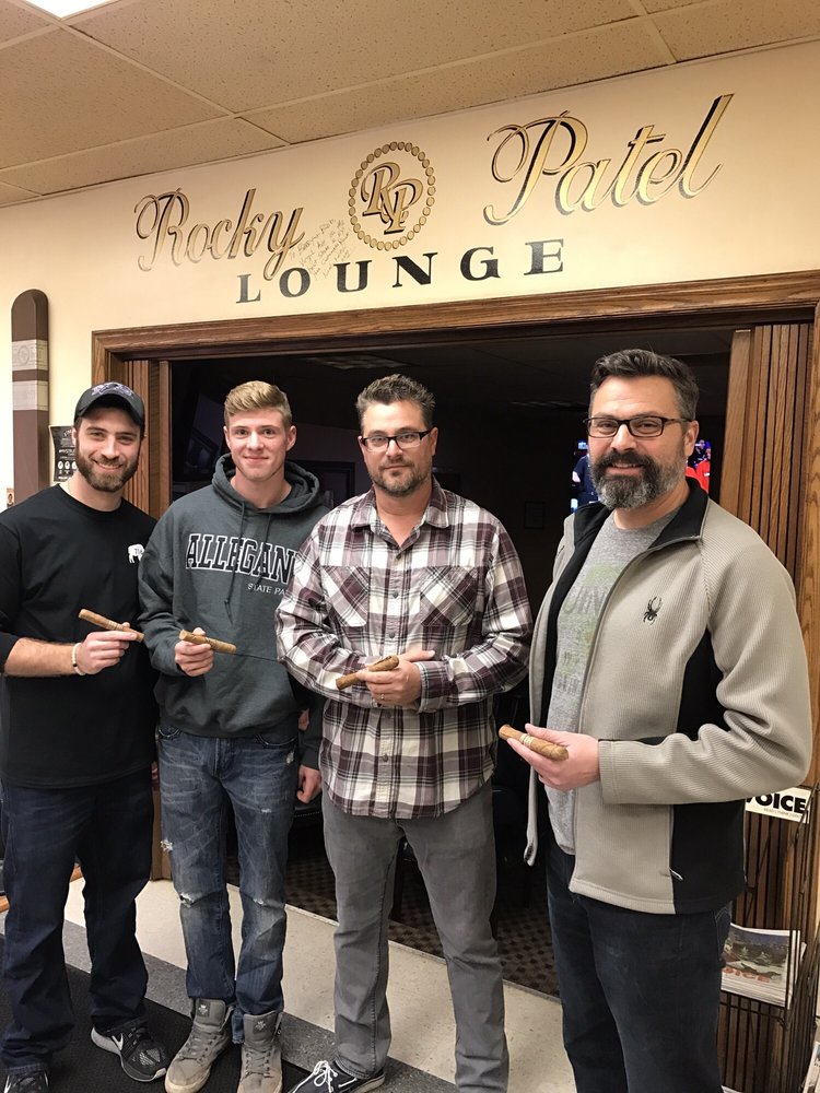 VIRGIL AVENUE TOBACCONIST Updated October 2024 10 Photos & 19 Reviews 6 Virgil Ave