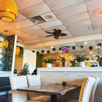 Thai Square - Thai Near Me - Greensboro, North Carolina