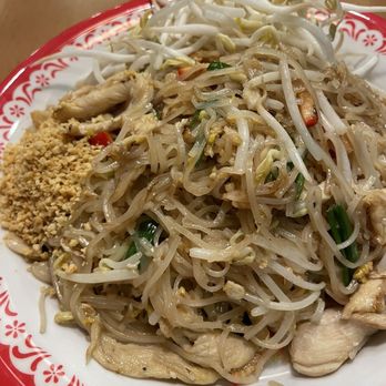 Mae Ornnit Thai Kitchen - Pad Thai with chicken - Thai Near Me - Annandale, Virginia Mae Ornnit Thai Kitchen - Pad Thai with chicken - Thai Near Me - Annandale, Virginia