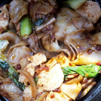 Tin Thai Kitchen - Yummy chicken dunken noodle so good - Thai Near Me - Livermore, California Tin Thai Kitchen - Yummy chicken dunken noodle so good - Thai Near Me - Livermore, California