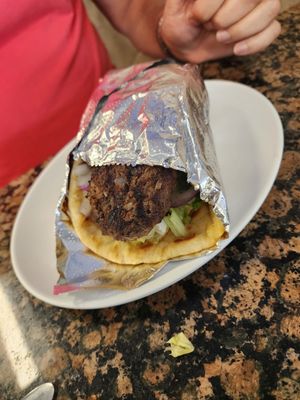 Chris' Taverna by null