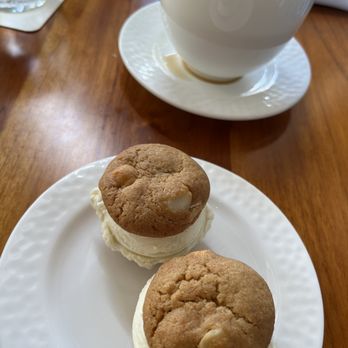La Hiki - Build your own ice cream station and black coffee to end the meal - Breakfast & Brunch Near Me - Kapolei, Hawaii