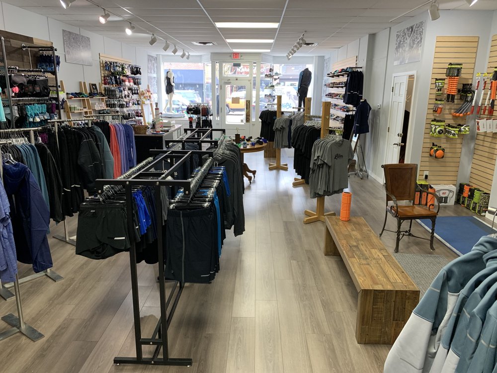 THE LAKES RUNNING COMPANY Updated September 2024 11 Reviews 218