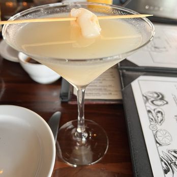 Bodega 8 - Lychee martini, 100000/10. - Steakhouses Near Me - Tijuana, BCN