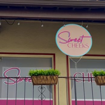 Sweet Cheeks - entrance - Spray Tanning Near Me - Isla Vista, California Sweet Cheeks - entrance - Spray Tanning Near Me - Isla Vista, California