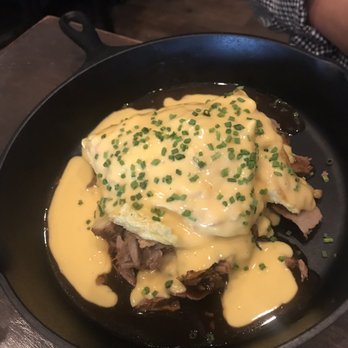 Henley's Village Tavern - Gastropubs Near Me - Brightwaters, New York