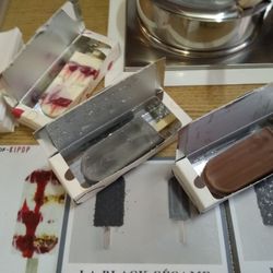Emki Pop - Cheesecake, black sésame, chocolat