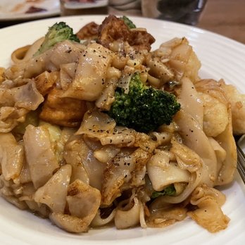 Marnee Thai - Vegetarian Pad See Ew - Thai Near Me - San Francisco, California Marnee Thai - Vegetarian Pad See Ew - Thai Near Me - San Francisco, California