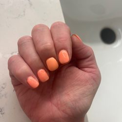 LV Nail & Spa - Mis matched polish