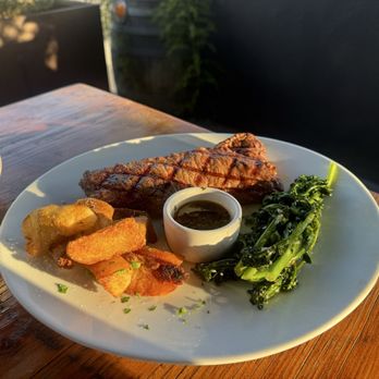 Avanti Restaurant - new york steak - New American Near Me - Santa Cruz, California