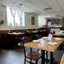 Tee’ Thai Flavors - Inside