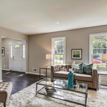 MaxHousePrice - Living Room of Burke Project - Real Estate Services Near Me - Chantilly, Virginia MaxHousePrice - Living Room of Burke Project - Real Estate Services Near Me - Chantilly, Virginia