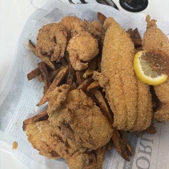 1929 Po-Boy Kitchen - Seafood platter - Cajun/Creole Near Me - Houston, Texas