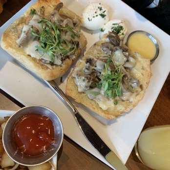 Barking Mad Cafe - Mushroom toast - Coffee & Tea Near Me - Gaithersburg, Maryland