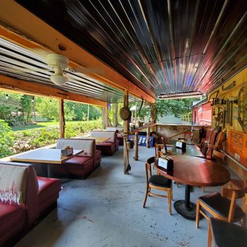 Del PizzaRio - Back patio - Pizza Near Me - Del Rio, Tennessee