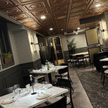 Vault 237 - Dining room ambiance - Salad Near Me - Buffalo, New York Vault 237 - Dining room ambiance - Salad Near Me - Buffalo, New York