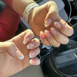 ProfessioNAILS - french acrylic and french dip