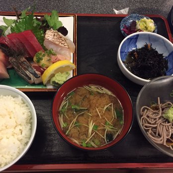 Yohei Sushi Restaurant - Sashimi set - Sushi Bars Near Me - Honolulu, Hawaii