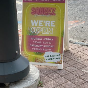 Squeez - Corner Advertisement - Juice Bars & Smoothies Near Me - Atlanta, Georgia