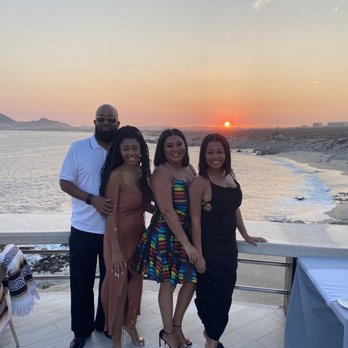 Sunset Monalisa - Mediterranean Near Me - Cabo San Lucas, BCS