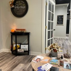 The Skin Room - Waiting area