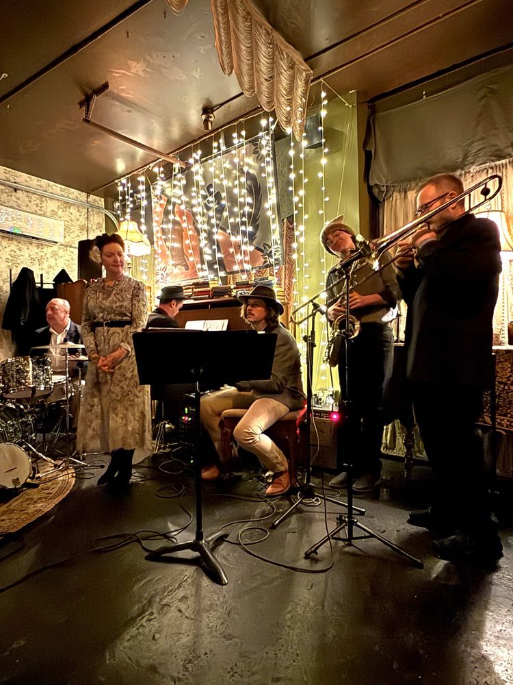 Social spots from The Crow & Quill