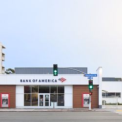 Bank of America Financial Center - Storefront