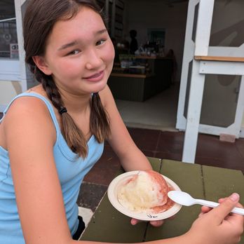 Kula Shave Ice - Lime and strawberry - Shaved Ice Near Me - Honomu, Hawaii
