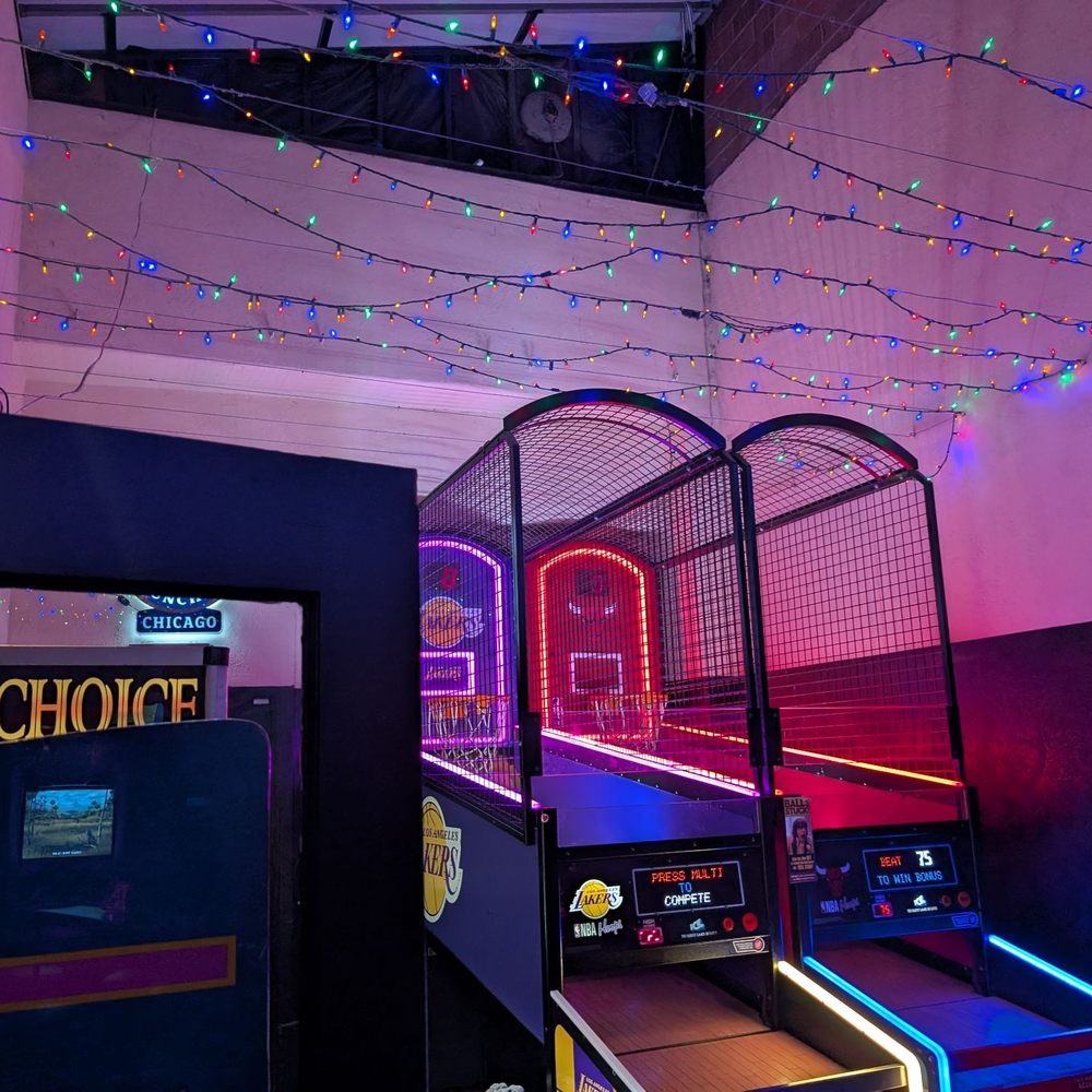 Tiny's Hi-Dive - Arcade games - Dive Bars Near Me - Los Angeles, California Tiny's Hi-Dive - Arcade games - Dive Bars Near Me - Los Angeles, California