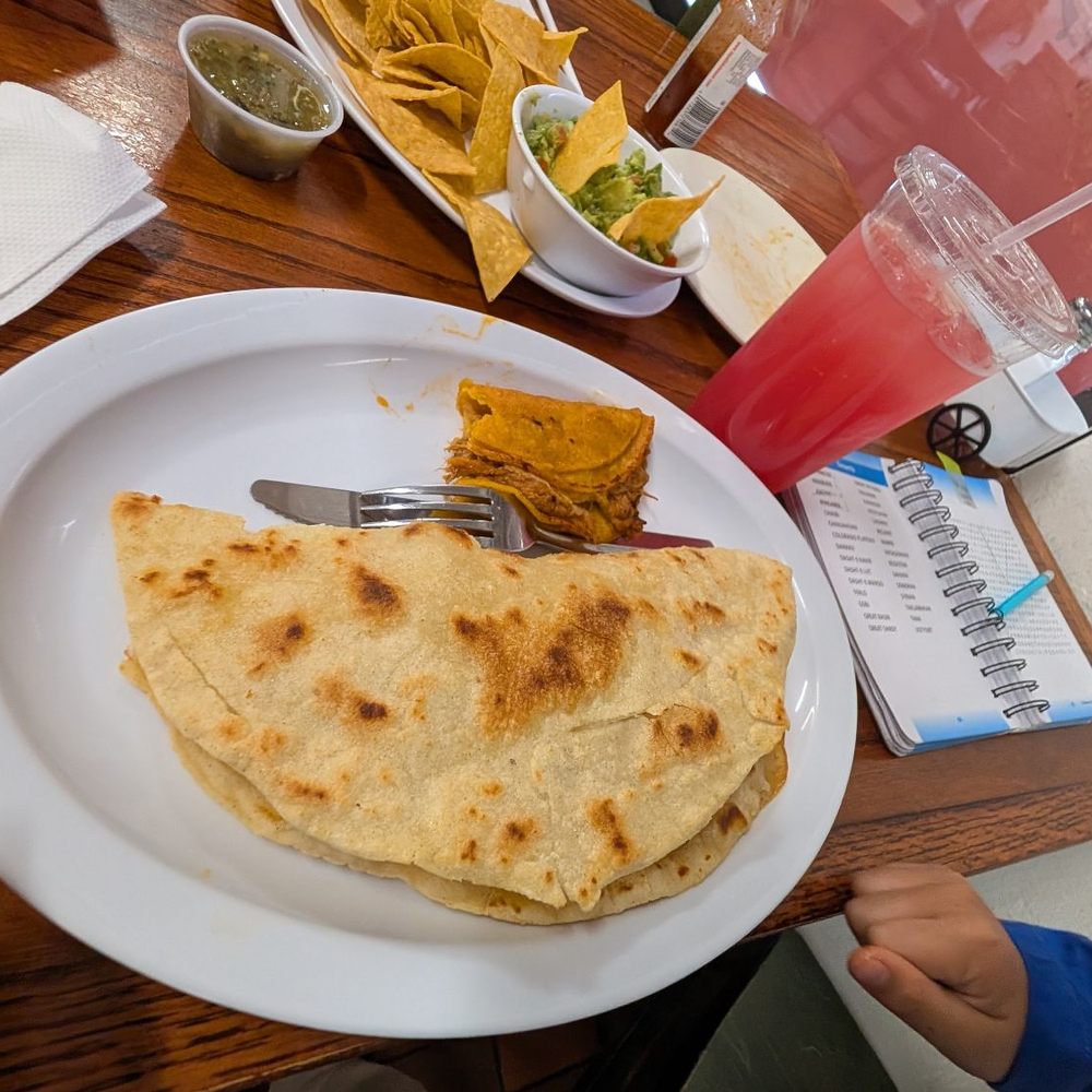 Los 4 Vientos - Chicken and cheese quesadilla (large) - Mexican Near Me - Reno, Nevada Los 4 Vientos - Chicken and cheese quesadilla (large) - Mexican Near Me - Reno, Nevada
