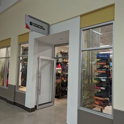 Mountain Warehouse - Mountain Warehouse signage